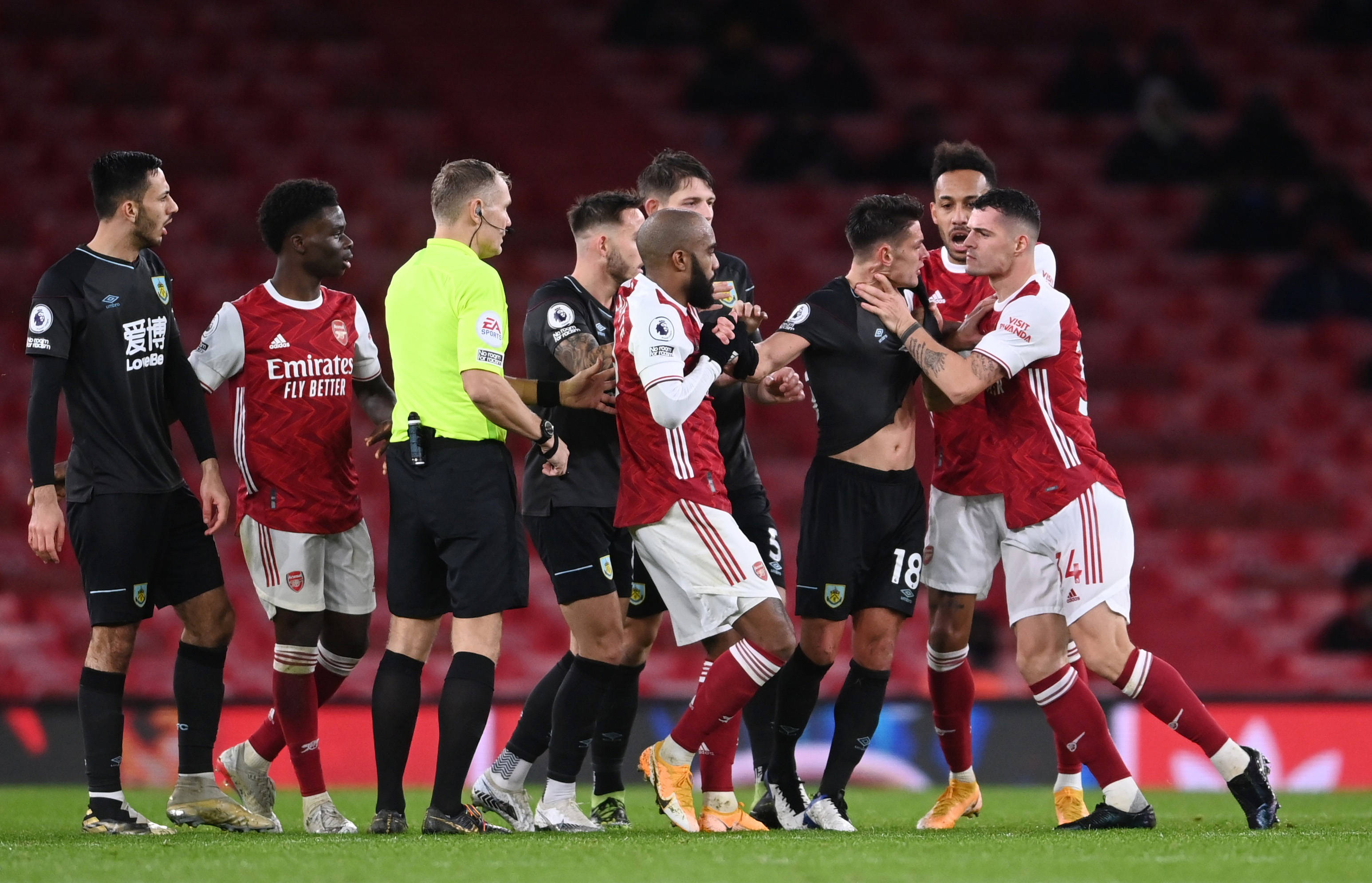 在场外也让 在场外也让