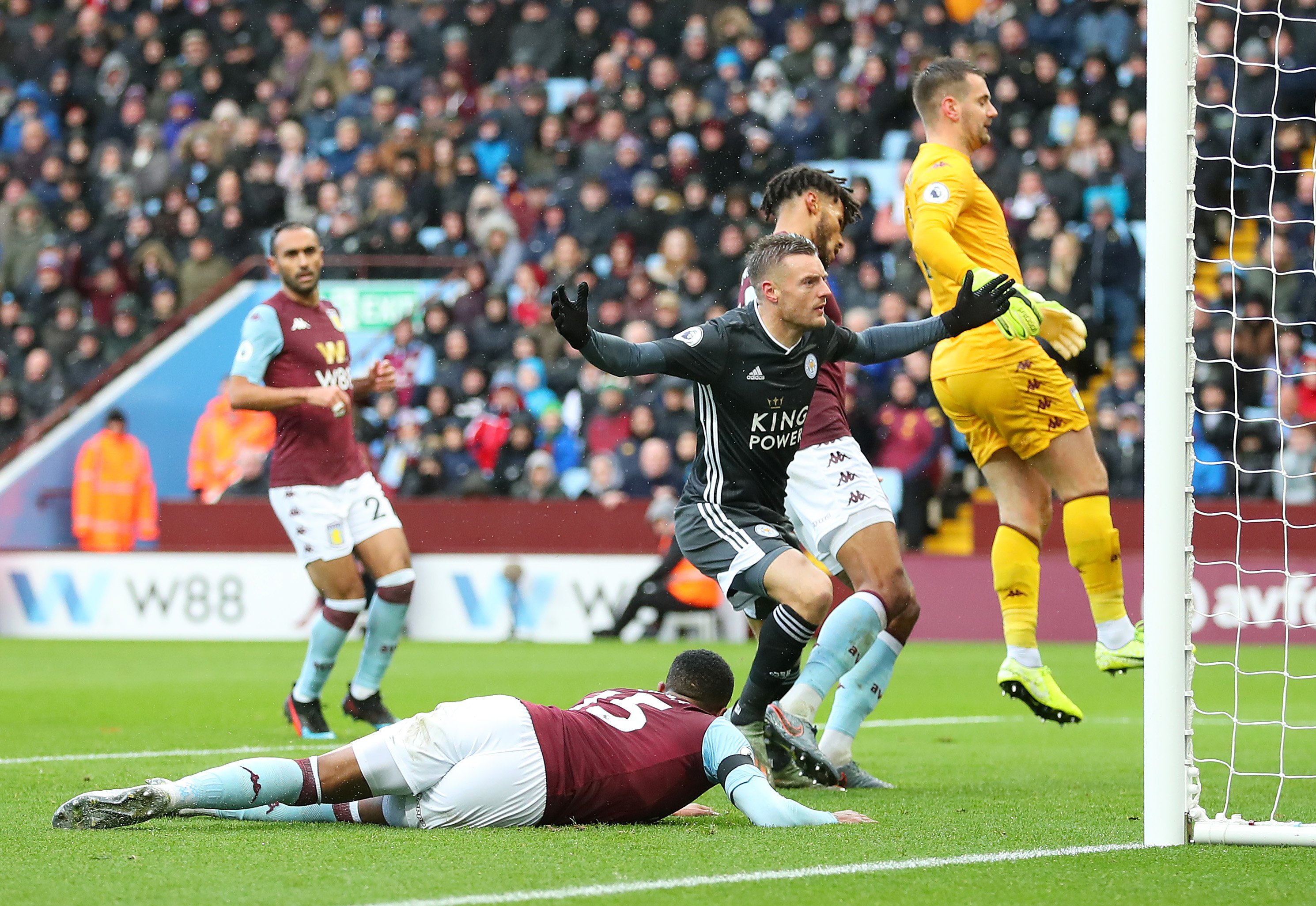 曝中国男足球员出轨女足球员！女方收钱开房，知三当三+诅咒孩子.