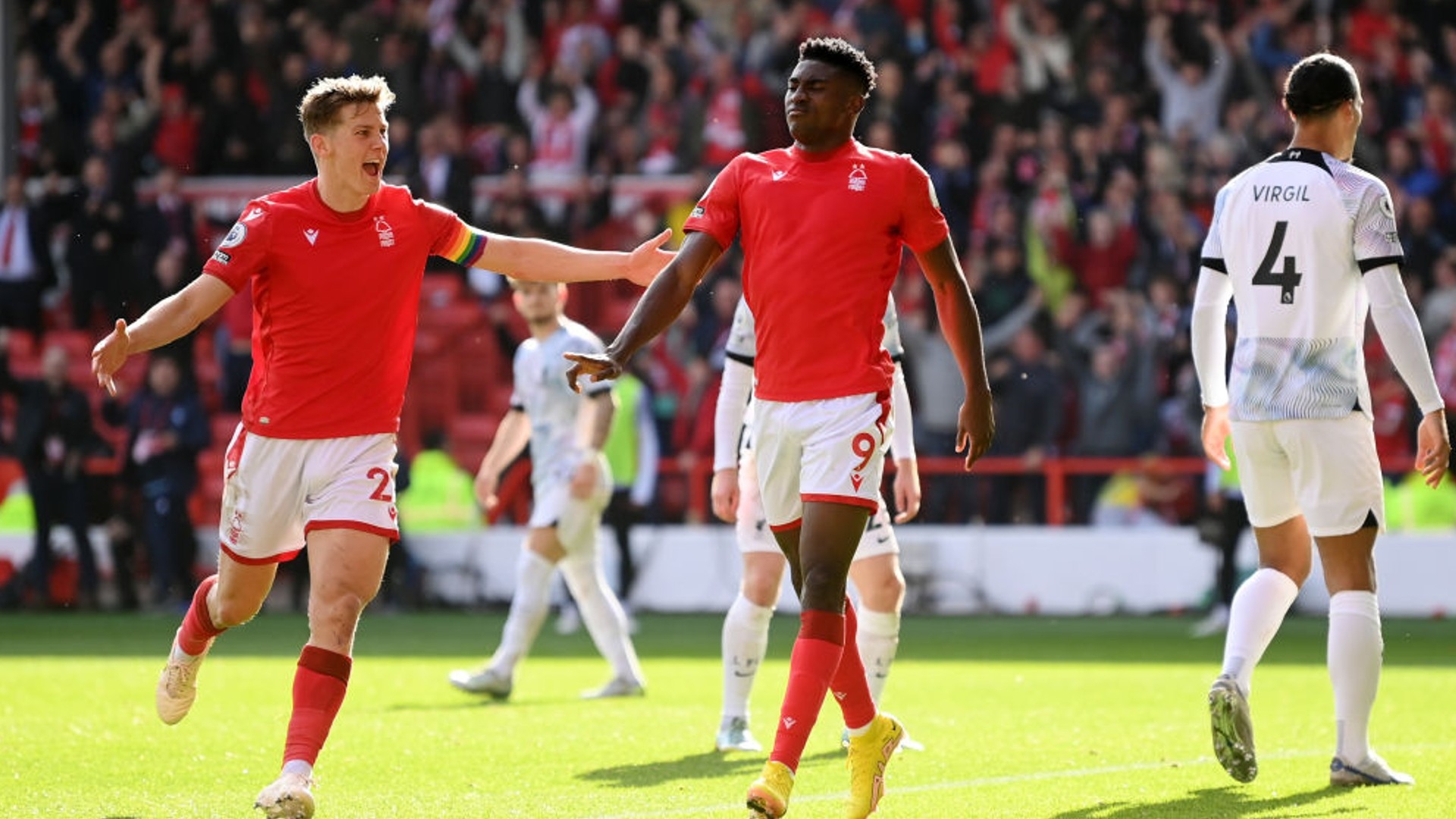 啥组合？德约、莫德里奇、科瓦契奇和切费林在度假时合影.