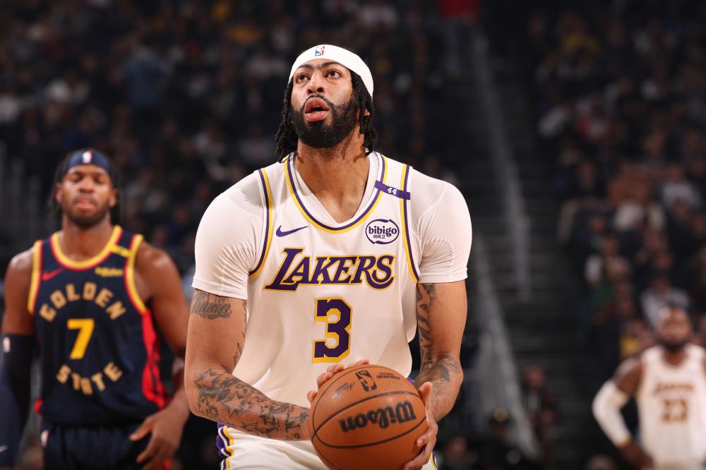 中因伤离场 中因伤离场