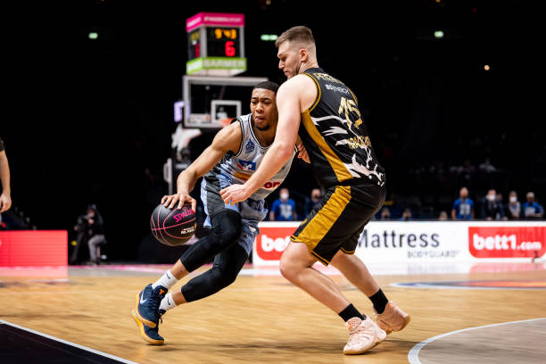 的果断出手 的果断出手